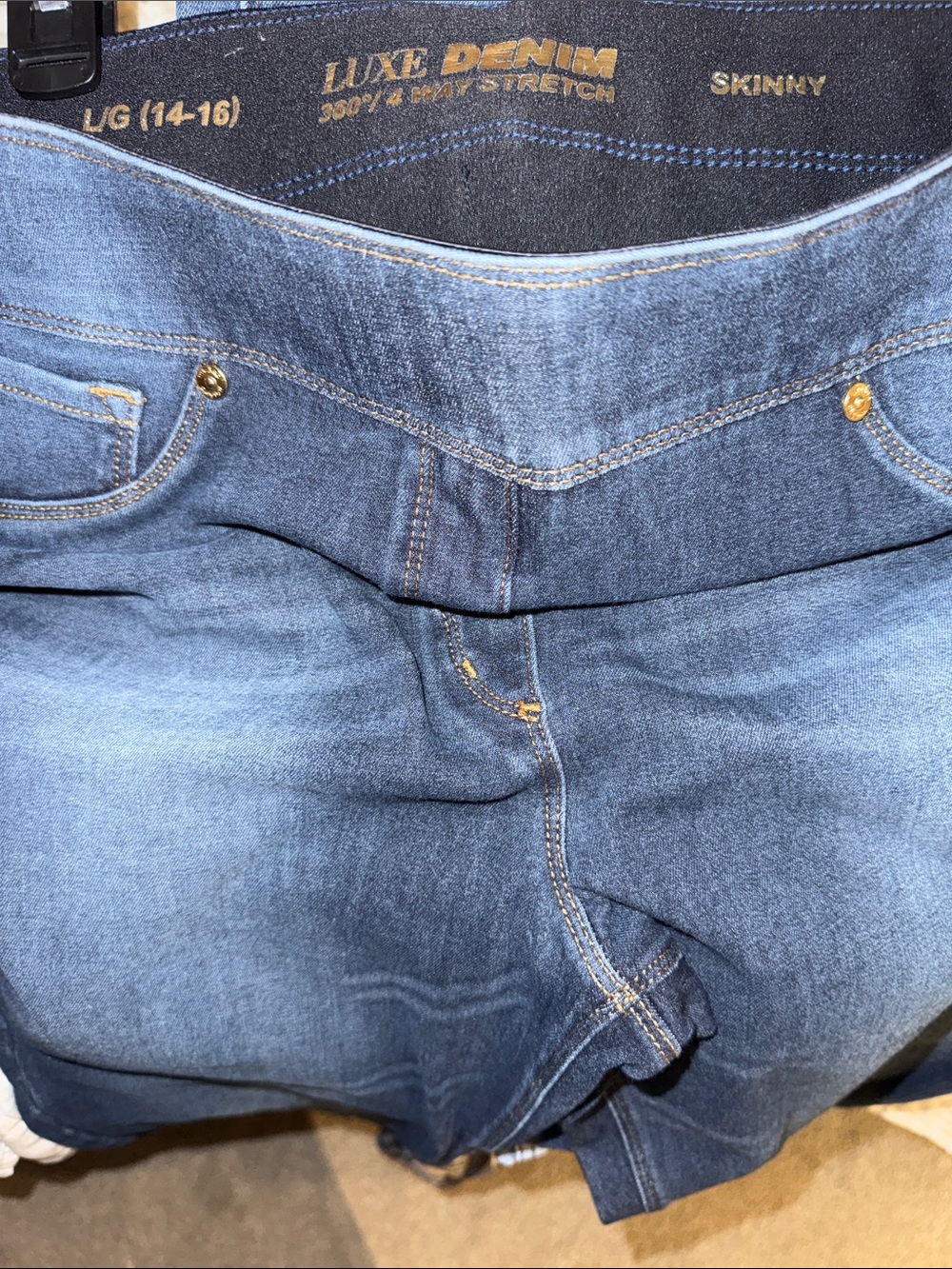 Skinny Jeans in Medium Blue